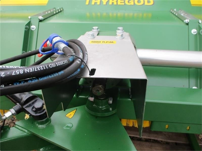 Thyregod TK 2300 TK2300 Med hydraulisk sving og PTO-træk - Kehrbesen für Landmaschine: das Bild 5 Thyregod TK 2300 TK2300 Med hydraulisk sving og PTO-træk - Kehrbesen für Landmaschine: das Bild 5