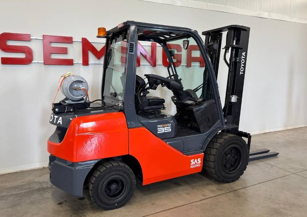 Toyota 10852 02-8FGJF35 - Treibgasstapler: das Bild 3 Toyota 10852 02-8FGJF35 - Treibgasstapler: das Bild 3