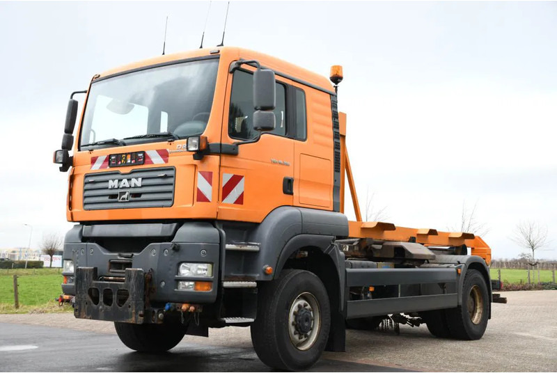 MAN TGA 18.350 4X4 BL HAAKARM/HOOKLIFT/ABROLLER!!KOMMUNAL!! - Abrollkipper: das Bild 3 MAN TGA 18.350 4X4 BL HAAKARM/HOOKLIFT/ABROLLER!!KOMMUNAL!! - Abrollkipper: das Bild 3