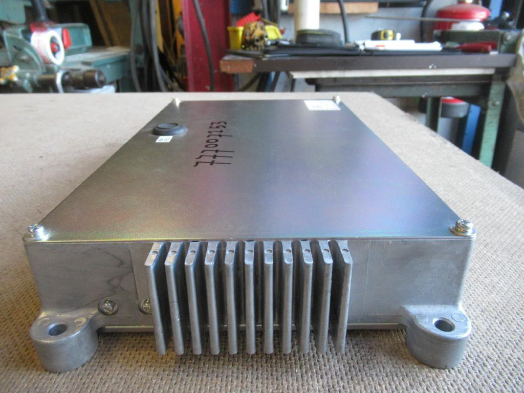 CNH YN22E00015F3 - Steuergerät für Baumaschine: das Bild 2 CNH YN22E00015F3 - Steuergerät für Baumaschine: das Bild 2