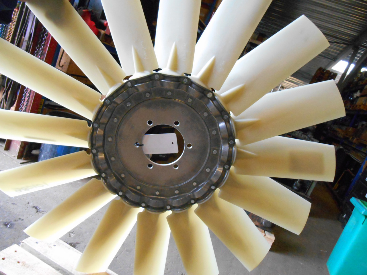 Caterpillar 4021897 - - Ventilator für Baumaschine: das Bild 3 Caterpillar 4021897 - - Ventilator für Baumaschine: das Bild 3