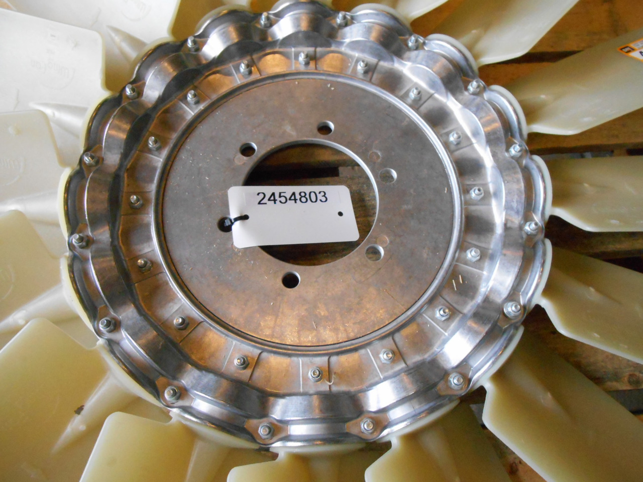 Caterpillar 4021897 - - Ventilator für Baumaschine: das Bild 2 Caterpillar 4021897 - - Ventilator für Baumaschine: das Bild 2