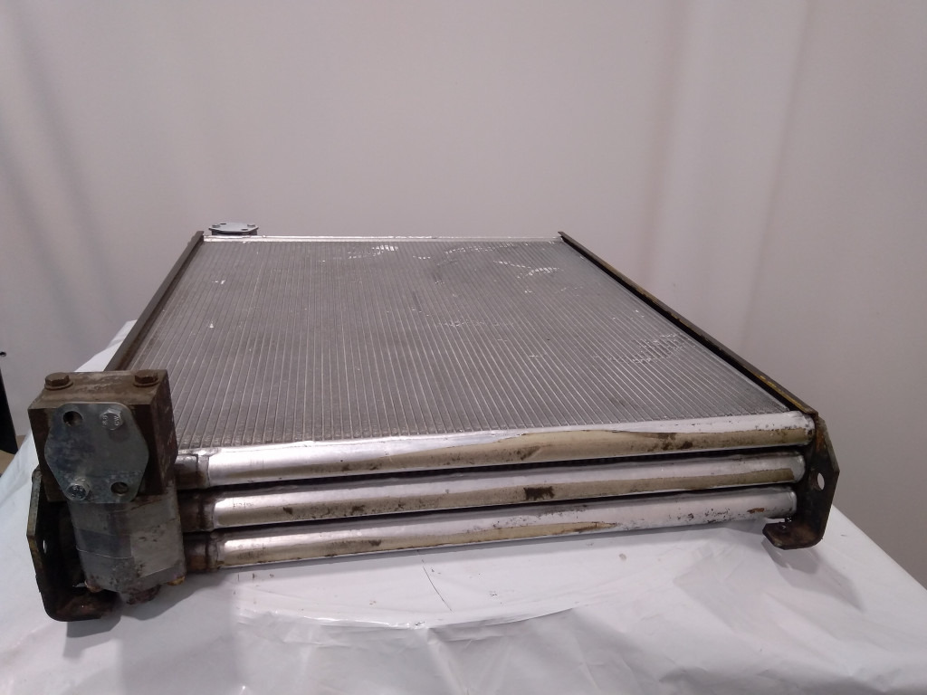 Hitachi 4654986 - Ölkühler für Baumaschine: das Bild 2 Hitachi 4654986 - Ölkühler für Baumaschine: das Bild 2
