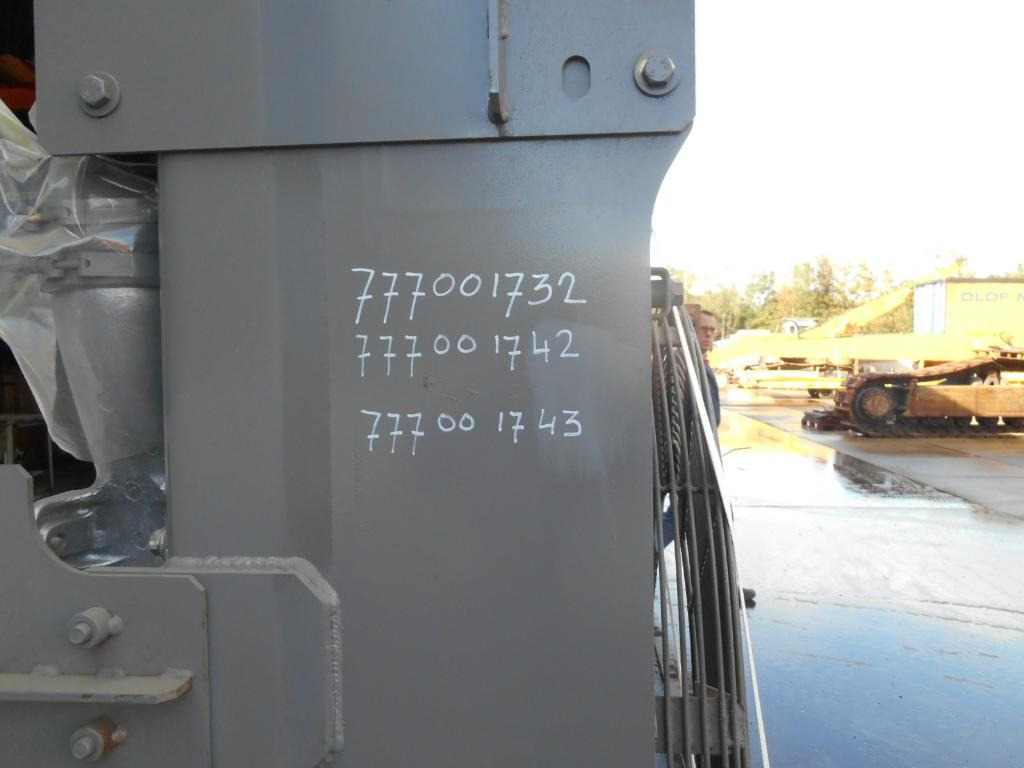 Hitachi 4682289 - Kühler für Baumaschine: das Bild 1 Hitachi 4682289 - Kühler für Baumaschine: das Bild 1