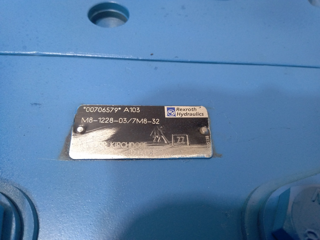 Liebherr 5009933 - Hydraulik ventil für Baumaschine: das Bild 1 Liebherr 5009933 - Hydraulik ventil für Baumaschine: das Bild 1