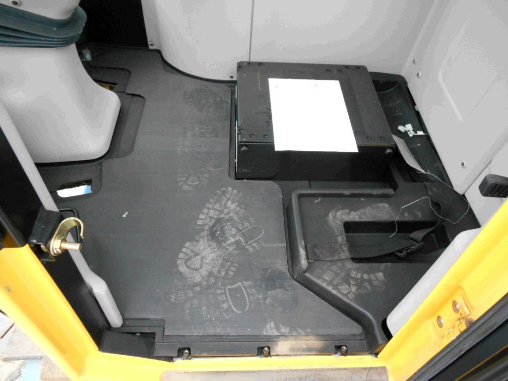 New Holland 76054395 - Fahrerhaus für Baumaschine: das Bild 2 New Holland 76054395 - Fahrerhaus für Baumaschine: das Bild 2