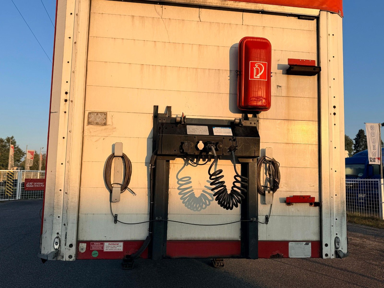 Schwarzmüller S 1 / J - Planenauflieger: das Bild 2 Schwarzmüller S 1 / J - Planenauflieger: das Bild 2