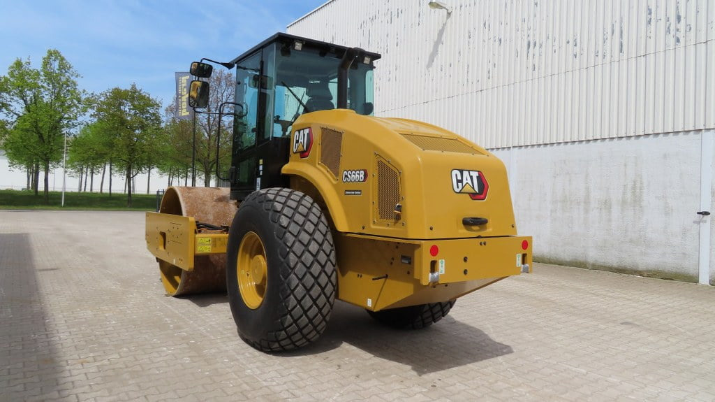 Caterpillar CS66B - Walzenzug: das Bild 4 Caterpillar CS66B - Walzenzug: das Bild 4