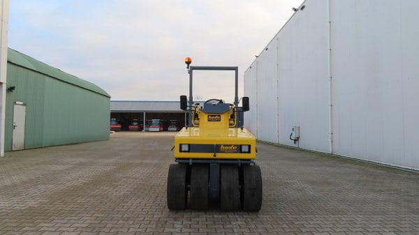 Gummiradwalze Sakai TS 160: das Bild 7