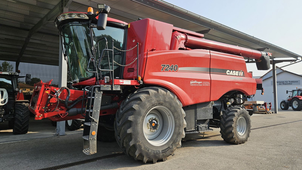 Case IH Axial-Flow 7240 - Mähdrescher: das Bild 1 Case IH Axial-Flow 7240 - Mähdrescher: das Bild 1