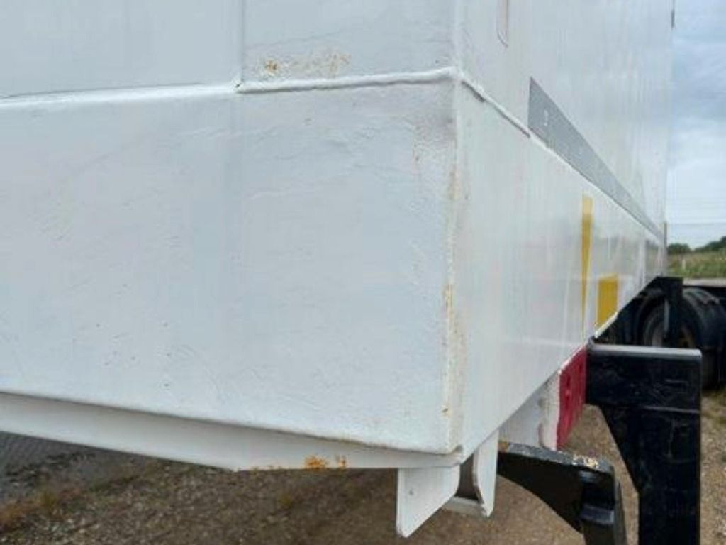 Kofferaufbau Krone Heck Alu.- Rolltor: das Bild 8