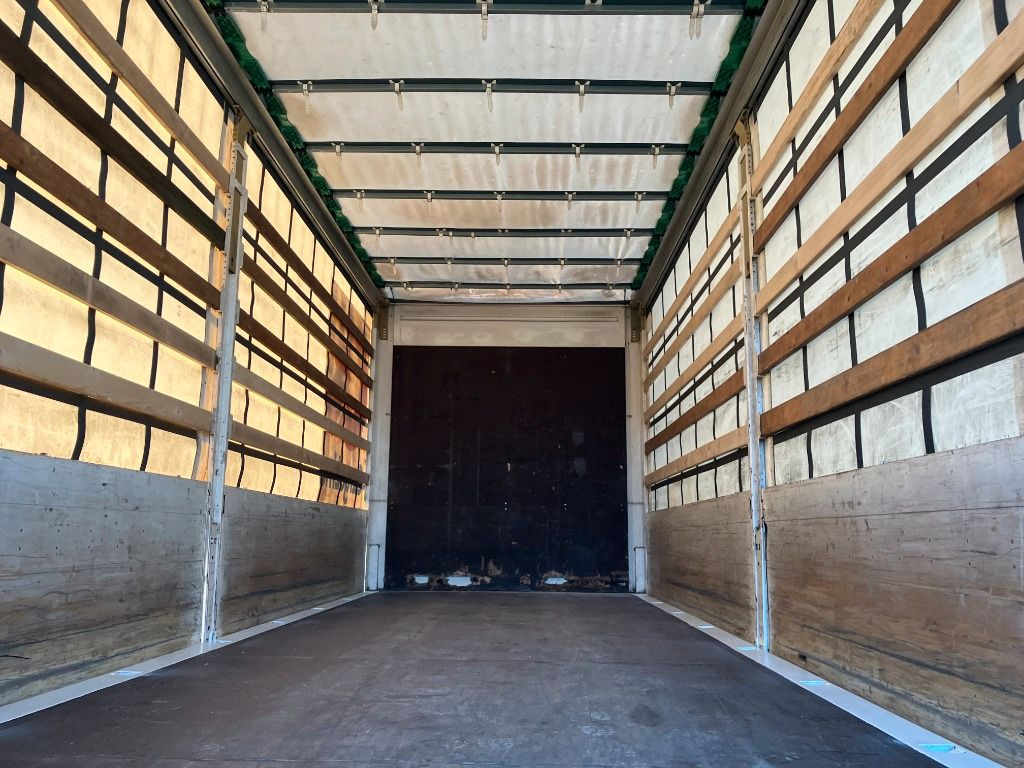 Krone Wechselbrücke Plane - Planenaufbau: das Bild 5 Krone Wechselbrücke Plane - Planenaufbau: das Bild 5