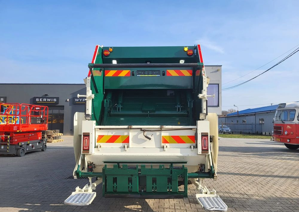 Mercedes-Benz Mercedes-Benz Econic 2630 - Müllwagen: das Bild 5 Mercedes-Benz Mercedes-Benz Econic 2630 - Müllwagen: das Bild 5
