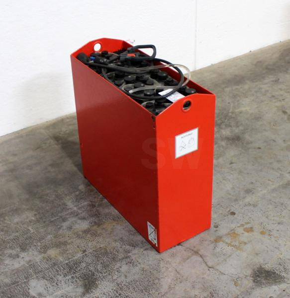 GRUMA 24 Volt 3 PzB 225 Ah - Batterie: das Bild 2 GRUMA 24 Volt 3 PzB 225 Ah - Batterie: das Bild 2