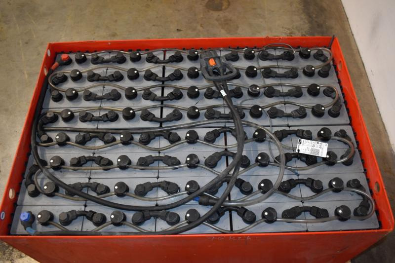 GRUMA 80 Volt 4 PzS 500 Ah - Batterie: das Bild 3 GRUMA 80 Volt 4 PzS 500 Ah - Batterie: das Bild 3