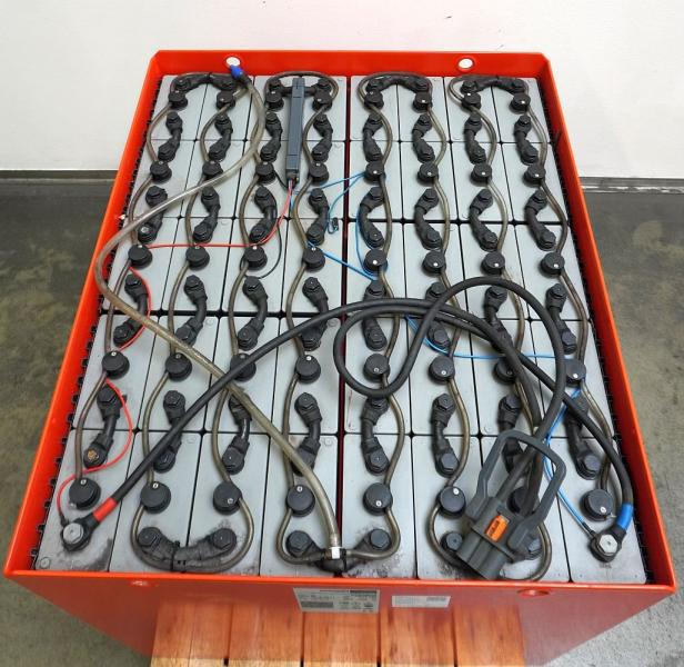 GRUMA 80 Volt 5 PzS 775 Ah - Batterie: das Bild 3 GRUMA 80 Volt 5 PzS 775 Ah - Batterie: das Bild 3