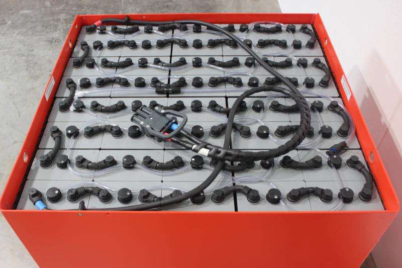 GRUMA 80 Volt 6 PzS 870 Ah - Batterie: das Bild 3 GRUMA 80 Volt 6 PzS 870 Ah - Batterie: das Bild 3