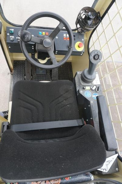 Hubtex S40E - Seitenstapler: das Bild 3 Hubtex S40E - Seitenstapler: das Bild 3