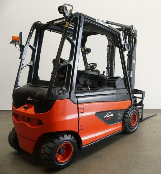 Linde E 25 387 - Elektrostapler: das Bild 2 Linde E 25 387 - Elektrostapler: das Bild 2