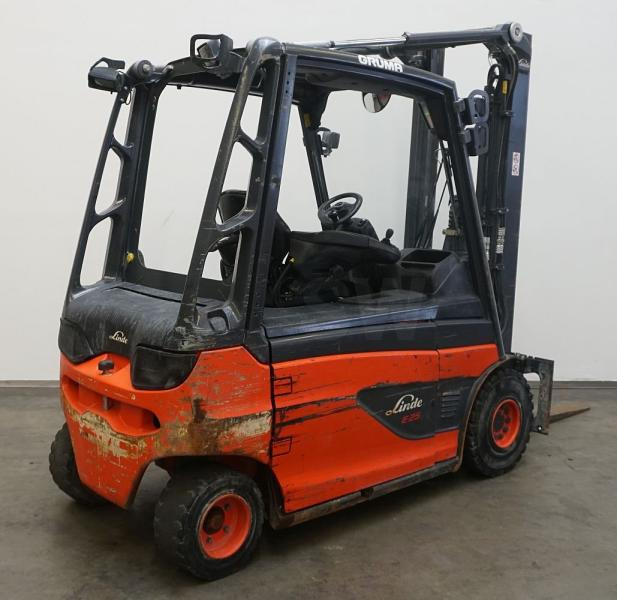 Linde E 25 L 387 - Elektrostapler: das Bild 2 Linde E 25 L 387 - Elektrostapler: das Bild 2