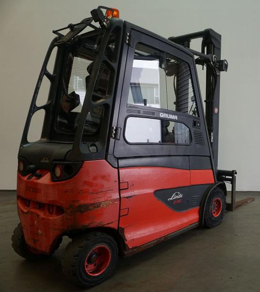 Linde E 30/600 HL 387 - Elektrostapler: das Bild 2 Linde E 30/600 HL 387 - Elektrostapler: das Bild 2