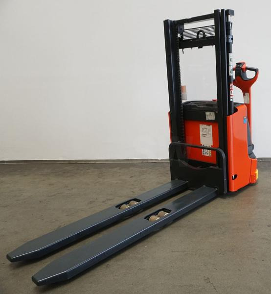 Linde L 12 1172-01 - Hochhubwagen: das Bild 2 Linde L 12 1172-01 - Hochhubwagen: das Bild 2