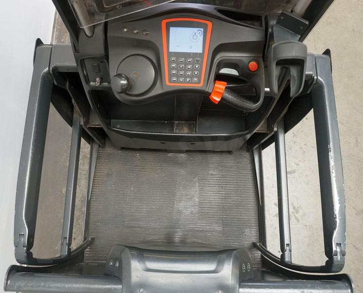 Linde V 48 5213 - Kommissionierer: das Bild 3 Linde V 48 5213 - Kommissionierer: das Bild 3