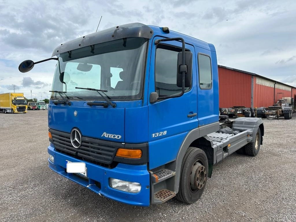 Mercedes-Benz 1328 LS 4X2 serie 1277 - Sattelzugmaschine: das Bild 1 Mercedes-Benz 1328 LS 4X2 serie 1277 - Sattelzugmaschine: das Bild 1
