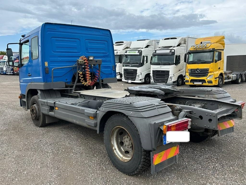 Mercedes-Benz 1328 LS 4X2 serie 1277 - Sattelzugmaschine: das Bild 4 Mercedes-Benz 1328 LS 4X2 serie 1277 - Sattelzugmaschine: das Bild 4