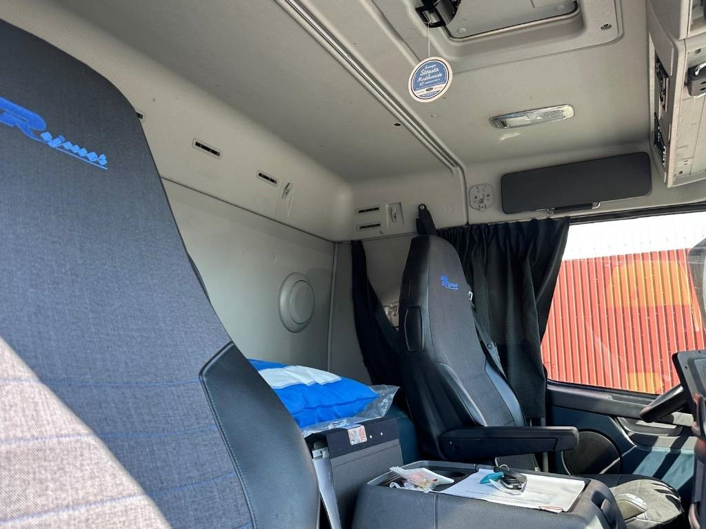 Volvo FM 4*2 Serie 5955 - Koffer LKW: das Bild 4 Volvo FM 4*2 Serie 5955 - Koffer LKW: das Bild 4