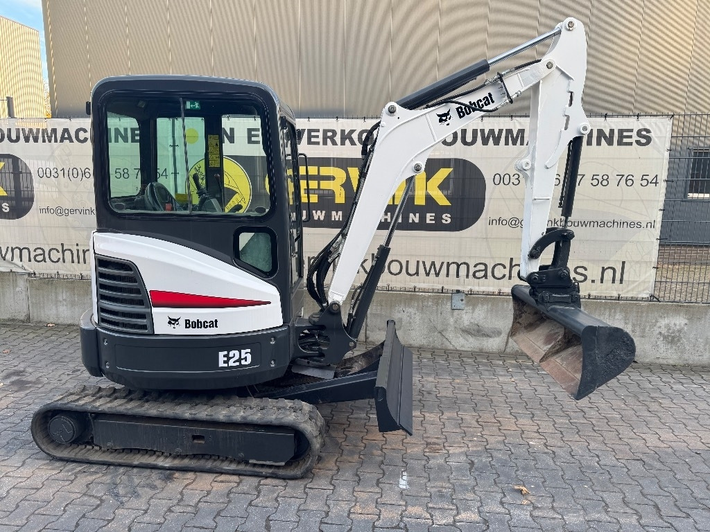 Bobcat E25 - Minibagger: das Bild 2 Bobcat E25 - Minibagger: das Bild 2