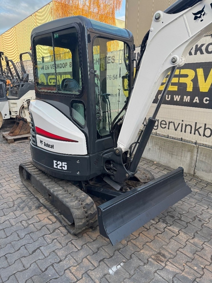 Bobcat E25 - Minibagger: das Bild 5 Bobcat E25 - Minibagger: das Bild 5