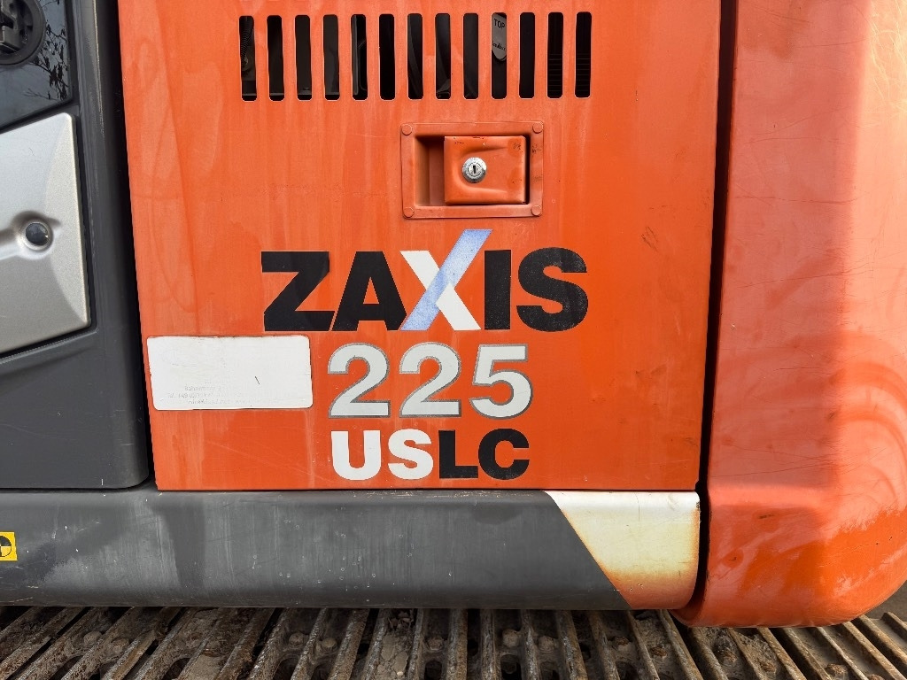 Hitachi ZX 225 US LC-3 - Kettenbagger: das Bild 2 Hitachi ZX 225 US LC-3 - Kettenbagger: das Bild 2