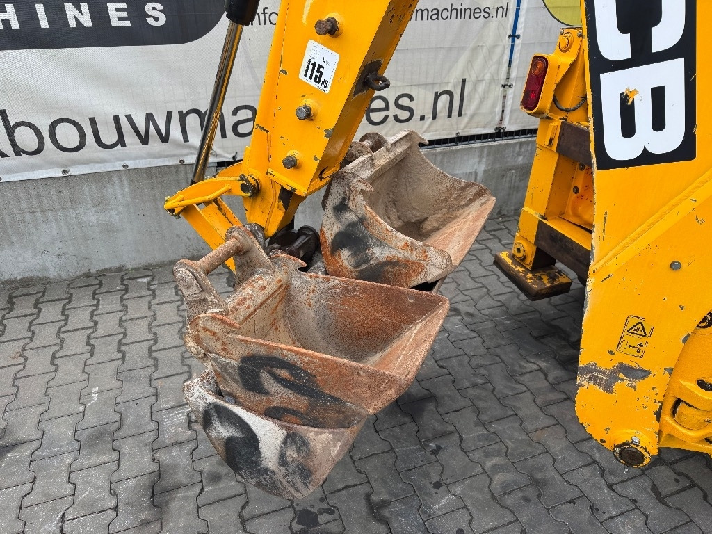 JCB 2 CX - Baggerlader: das Bild 4 JCB 2 CX - Baggerlader: das Bild 4