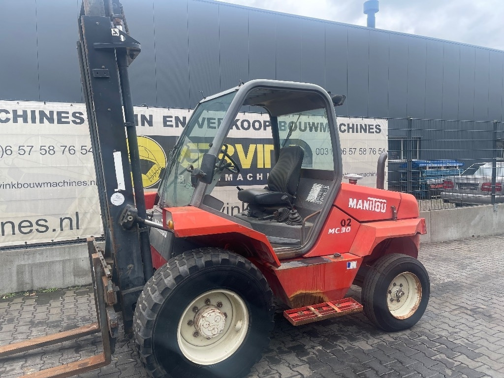 Manitou MC 30 - Geländestapler: das Bild 1 Manitou MC 30 - Geländestapler: das Bild 1