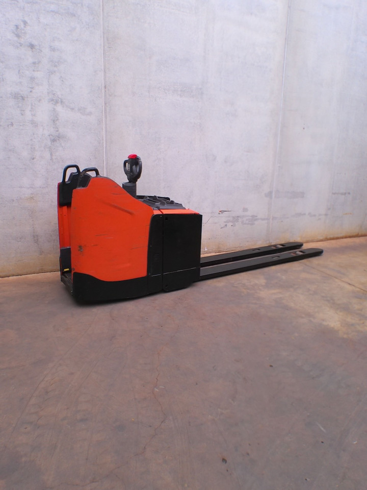 BT LPE 250 2350x550mm - Niederhubwagen: das Bild 3 BT LPE 250 2350x550mm - Niederhubwagen: das Bild 3