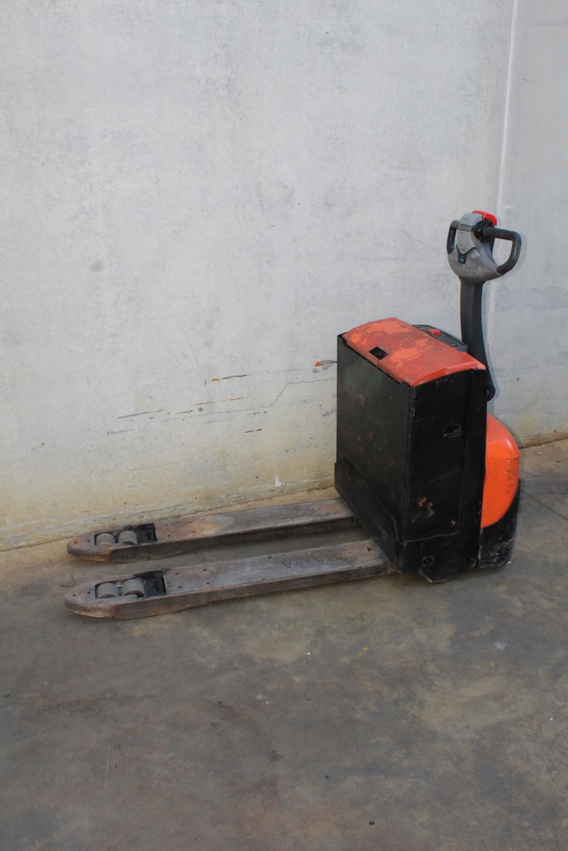 BT LWE 180 - Niederhubwagen: das Bild 2 BT LWE 180 - Niederhubwagen: das Bild 2