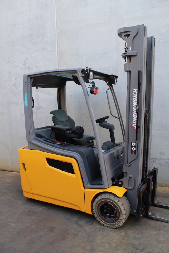 Jungheinrich EFG 220 550 DZ - Elektrostapler: das Bild 1 Jungheinrich EFG 220 550 DZ - Elektrostapler: das Bild 1