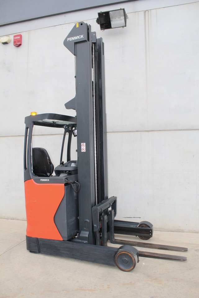 Linde R16-01 - Schubmaststapler: das Bild 1 Linde R16-01 - Schubmaststapler: das Bild 1