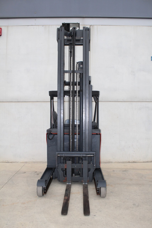 Linde R16-01 - Schubmaststapler: das Bild 5 Linde R16-01 - Schubmaststapler: das Bild 5