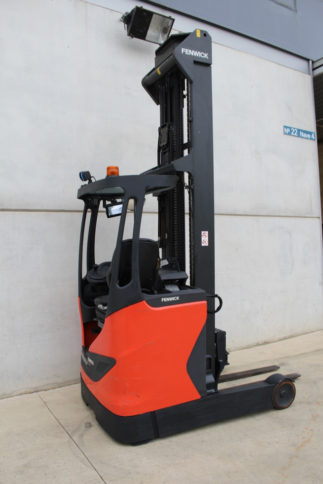 Linde R16-01 - Schubmaststapler: das Bild 2 Linde R16-01 - Schubmaststapler: das Bild 2