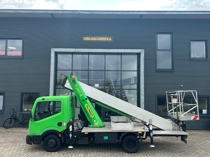 Palfinger P 260 B op Nissan Cabstar - LKW mit Arbeitsbühne: das Bild 1 Palfinger P 260 B op Nissan Cabstar - LKW mit Arbeitsbühne: das Bild 1