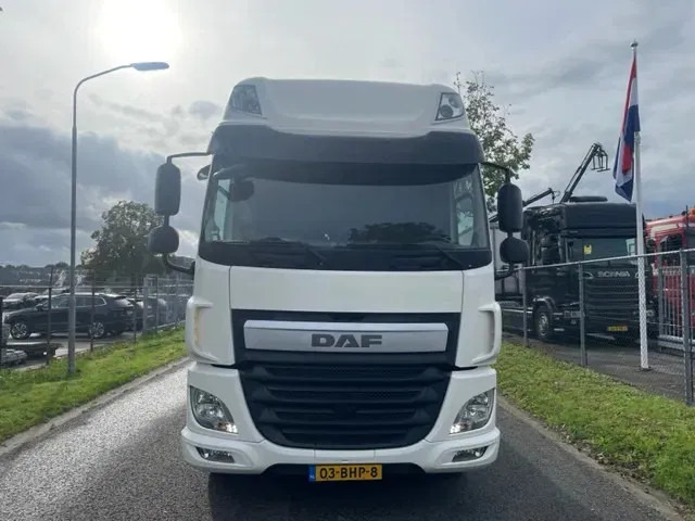 DAF CF 400 FT CF 400 Spacecab tractor head Top Condition - Sattelzugmaschine: das Bild 2 DAF CF 400 FT CF 400 Spacecab tractor head Top Condition - Sattelzugmaschine: das Bild 2