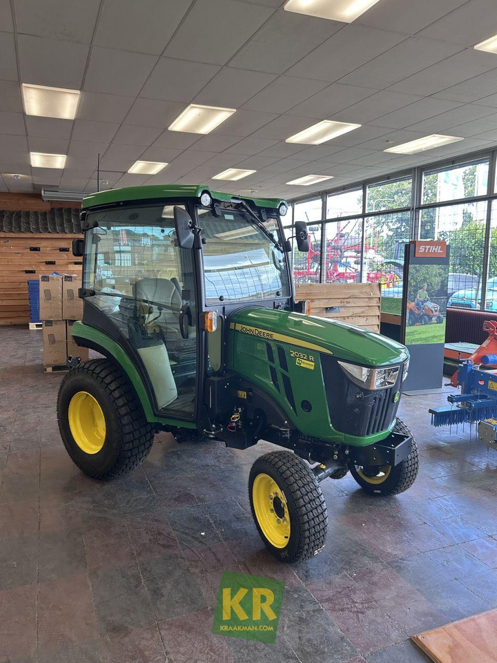 2032R John Deere - Kleintraktor: das Bild 4 2032R John Deere - Kleintraktor: das Bild 4