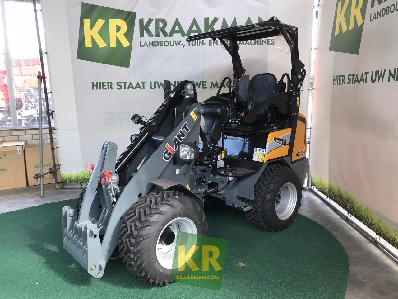 Giant G2200 - Hoflader: das Bild 1 Giant G2200 - Hoflader: das Bild 1