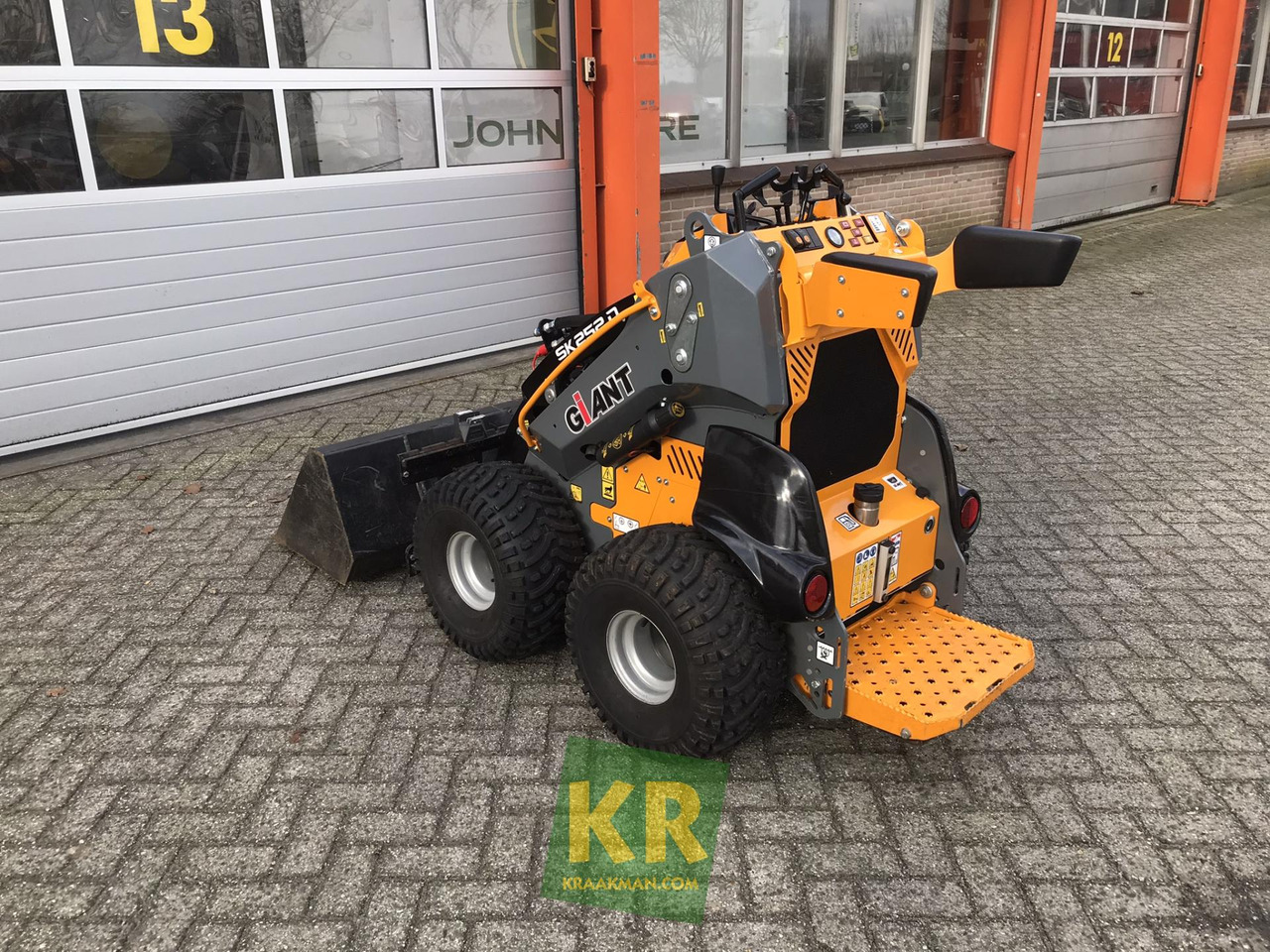 Giant SK252D - Hoflader: das Bild 5 Giant SK252D - Hoflader: das Bild 5