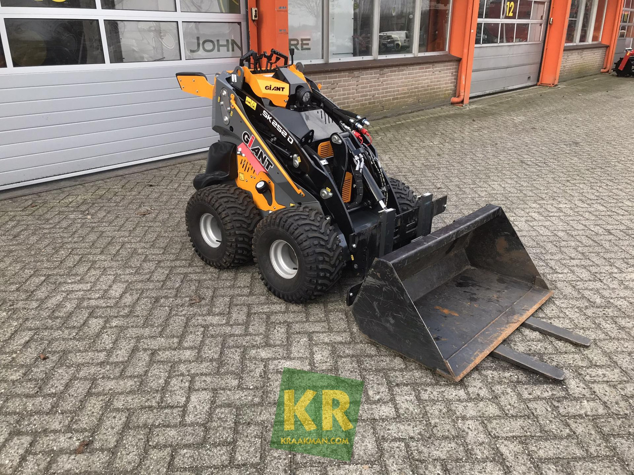 Giant SK252D - Hoflader: das Bild 2 Giant SK252D - Hoflader: das Bild 2