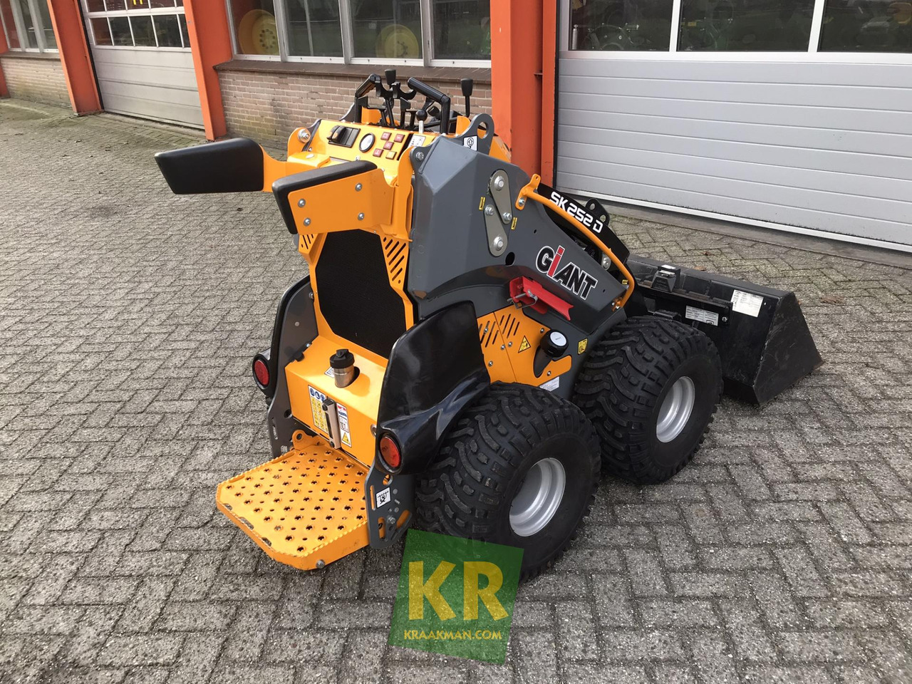 Giant SK252D - Hoflader: das Bild 4 Giant SK252D - Hoflader: das Bild 4
