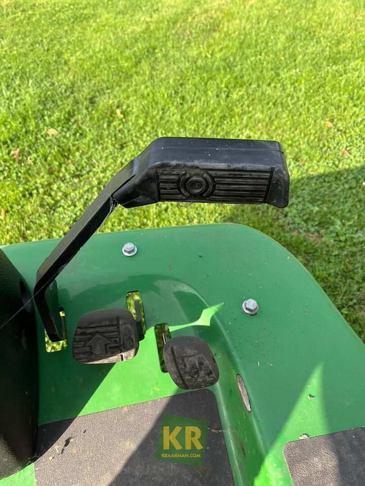 John Deere 1580 - Rasenmäher: das Bild 5 John Deere 1580 - Rasenmäher: das Bild 5