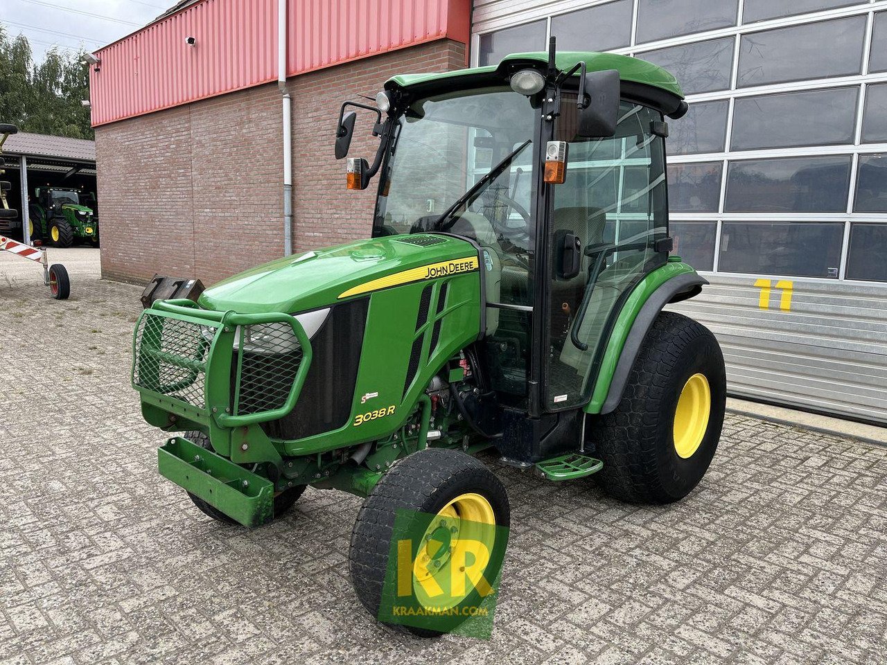 John Deere 3038R - Kleintraktor: das Bild 1 John Deere 3038R - Kleintraktor: das Bild 1